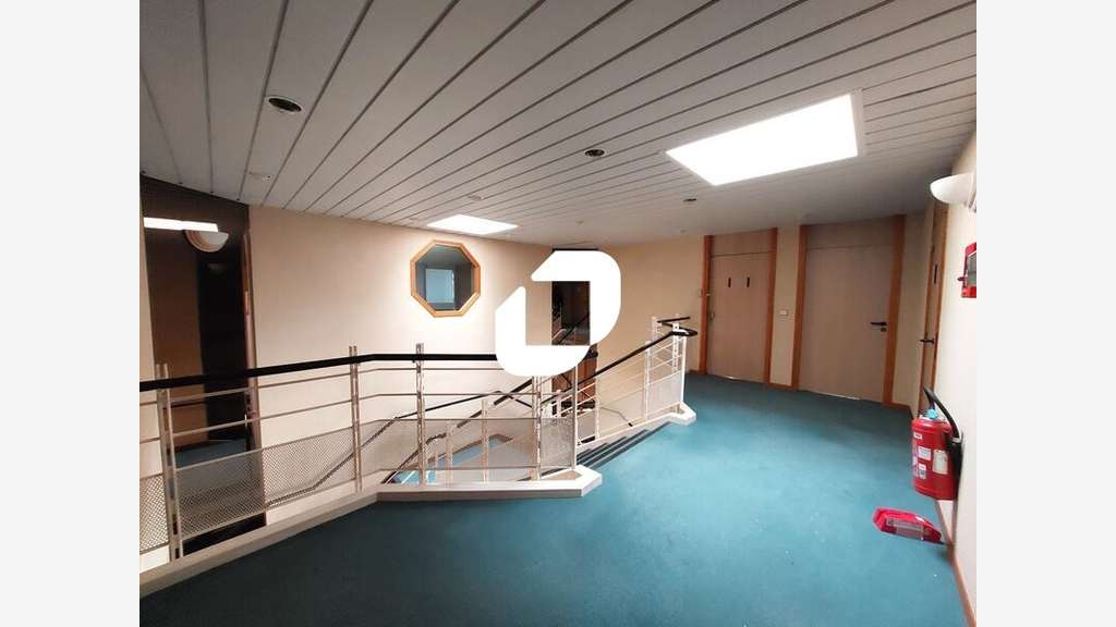 A louer Bureaux 421m² Guyancourt