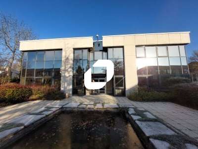A louer Bureaux 421m² Guyancourt
