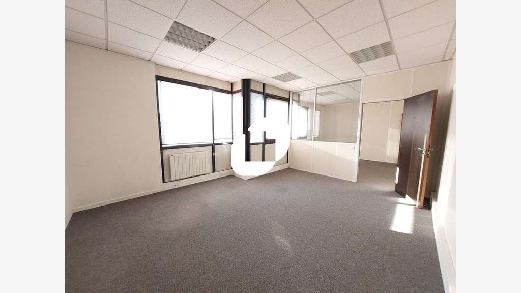 A louer Bureaux 421m² Guyancourt