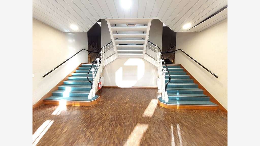 A louer Bureaux 421m² Guyancourt