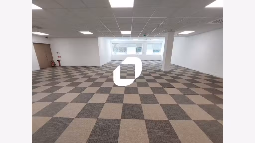 A louer Bureaux 288m² Guyancourt