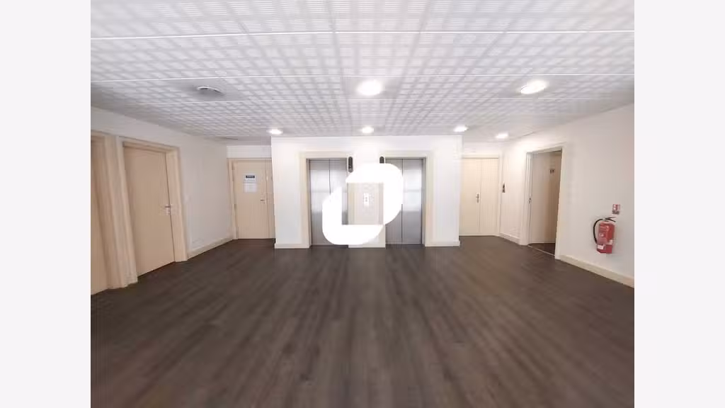 A louer Bureaux 177m² Guyancourt