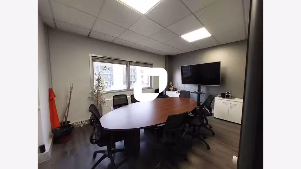A louer Bureaux 177m² Guyancourt
