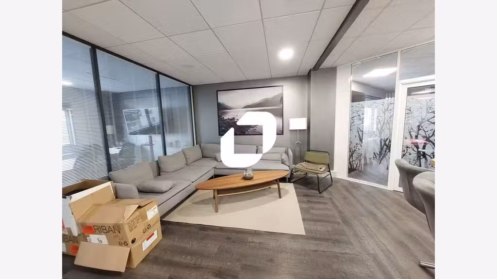 A louer Bureaux 177m² Guyancourt