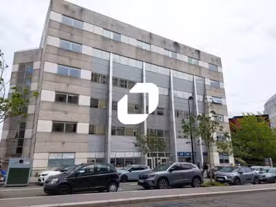 A louer Bureaux 154m² Guyancourt