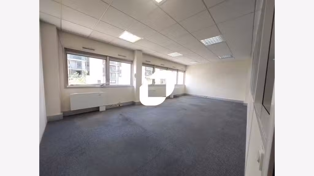 A louer Bureaux 154m² Guyancourt