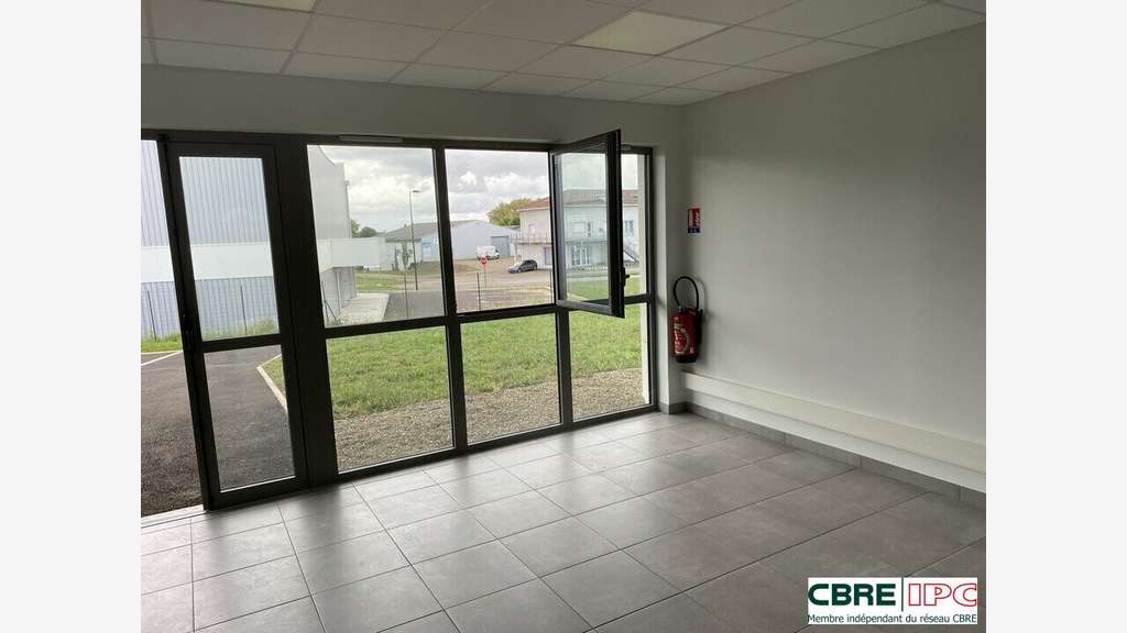 A louer bureaux 70m² belle visibilité à Hagetmau