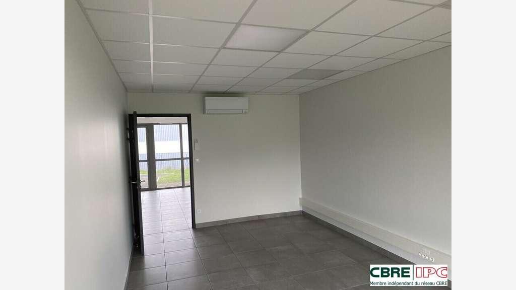 A louer bureaux 70m² belle visibilité à Hagetmau