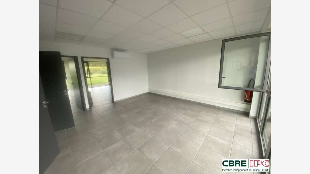 A louer bureaux 70m² belle visibilité à Hagetmau