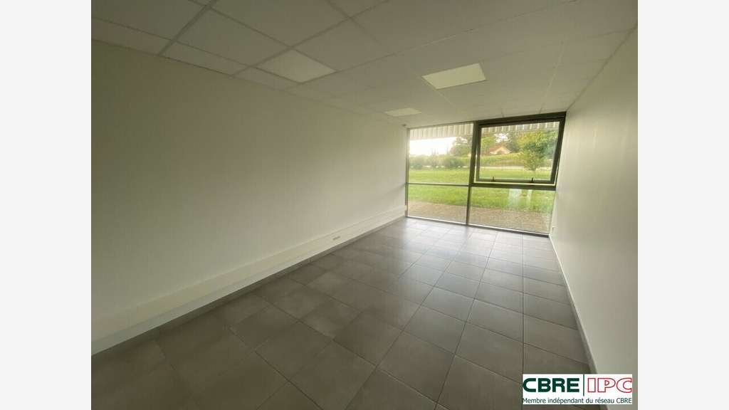 A louer bureaux 70m² belle visibilité à Hagetmau