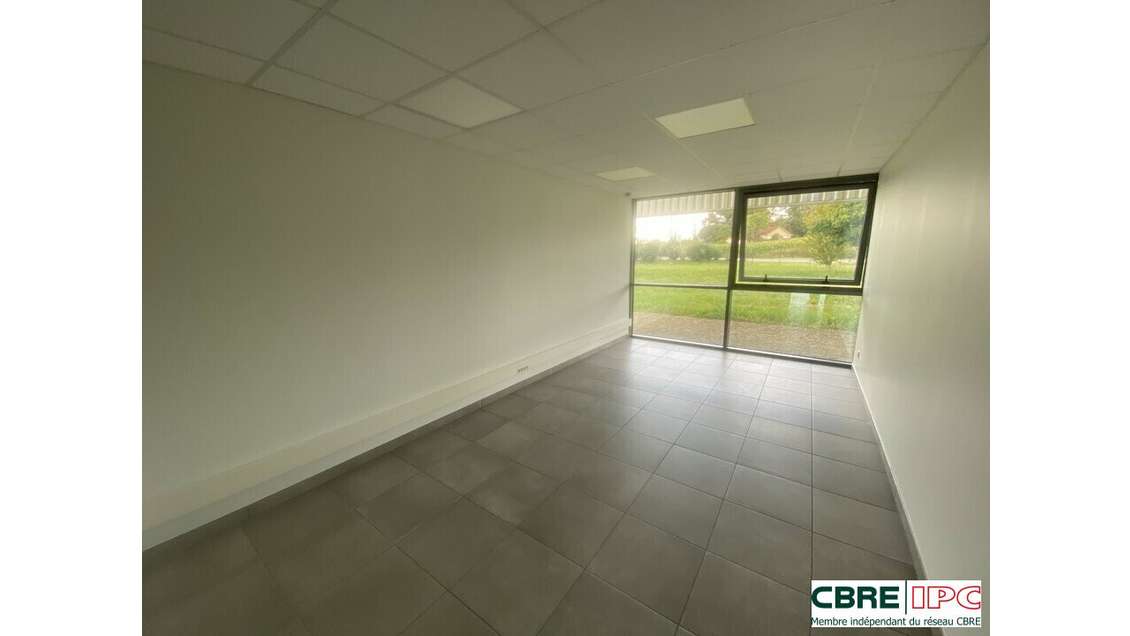 A louer bureaux 70m² belle visibilité à Hagetmau