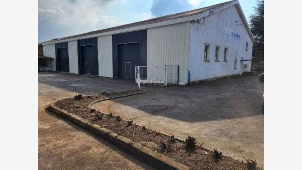 Dépôt + bureau 191m² à louer à Hagondange (57)