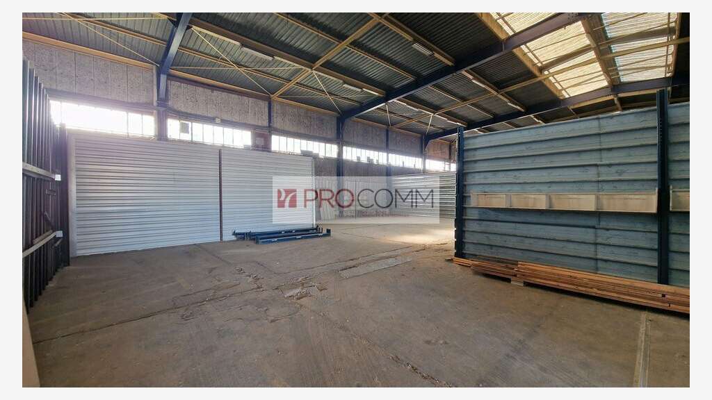 A louer bureaux 533m² avec parking à Hauconcourt