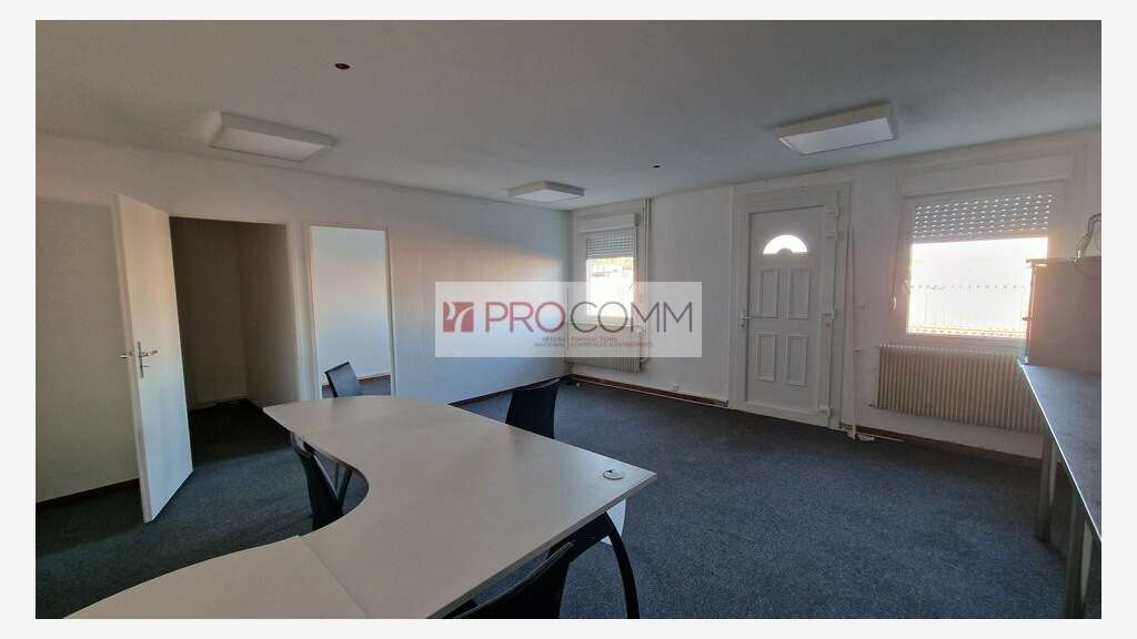 A louer bureaux 533m² avec parking à Hauconcourt