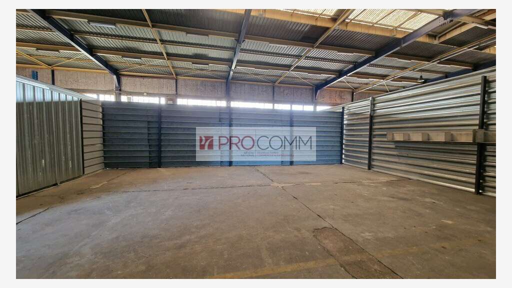 A louer bureaux 533m² avec parking à Hauconcourt