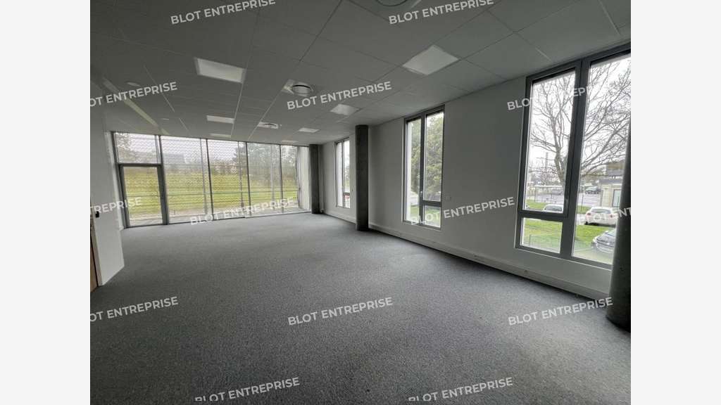 A louer bureaux 292m² RDC à Saint Herblain