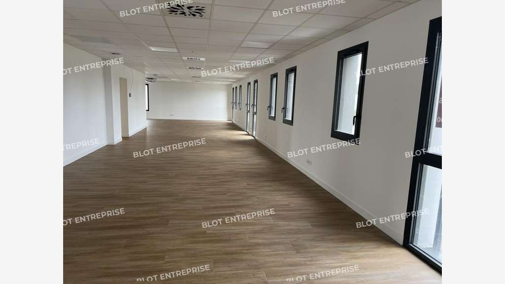 A louer bureaux neuf 305m² à Haute-Goulaine