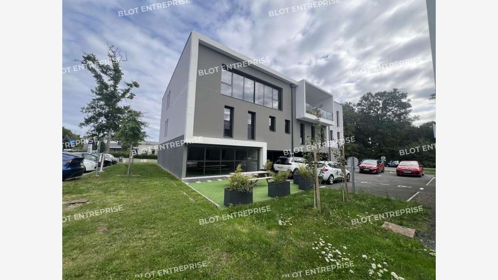 A louer bureaux neuf 305m² à Haute-Goulaine