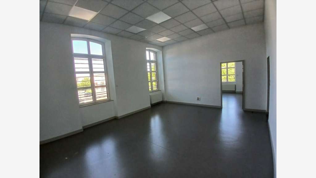 93 m² de bureaux à louer à Héricourt (70400)