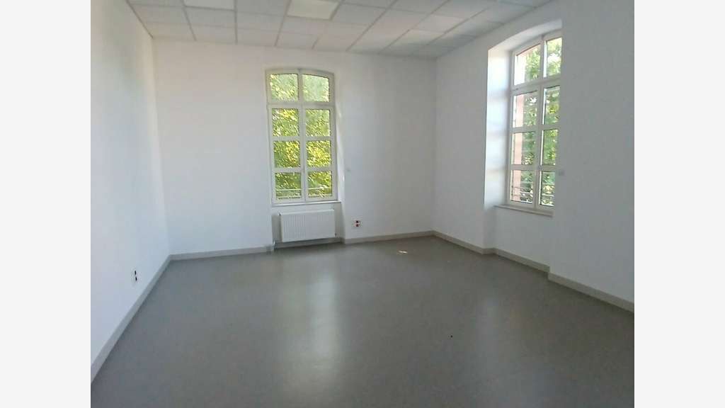 93 m² de bureaux à louer à Héricourt (70400)