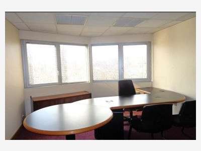 Surfaces de bureaux à louer à Houilles