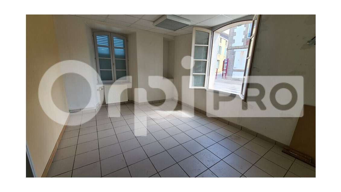 Bureau 200m² à louer à Huriel proche de Montluçon