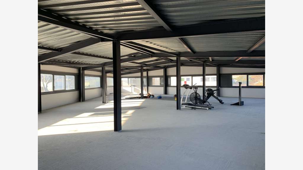 A louer bureaux de 230m² à Hyères La Bayorre