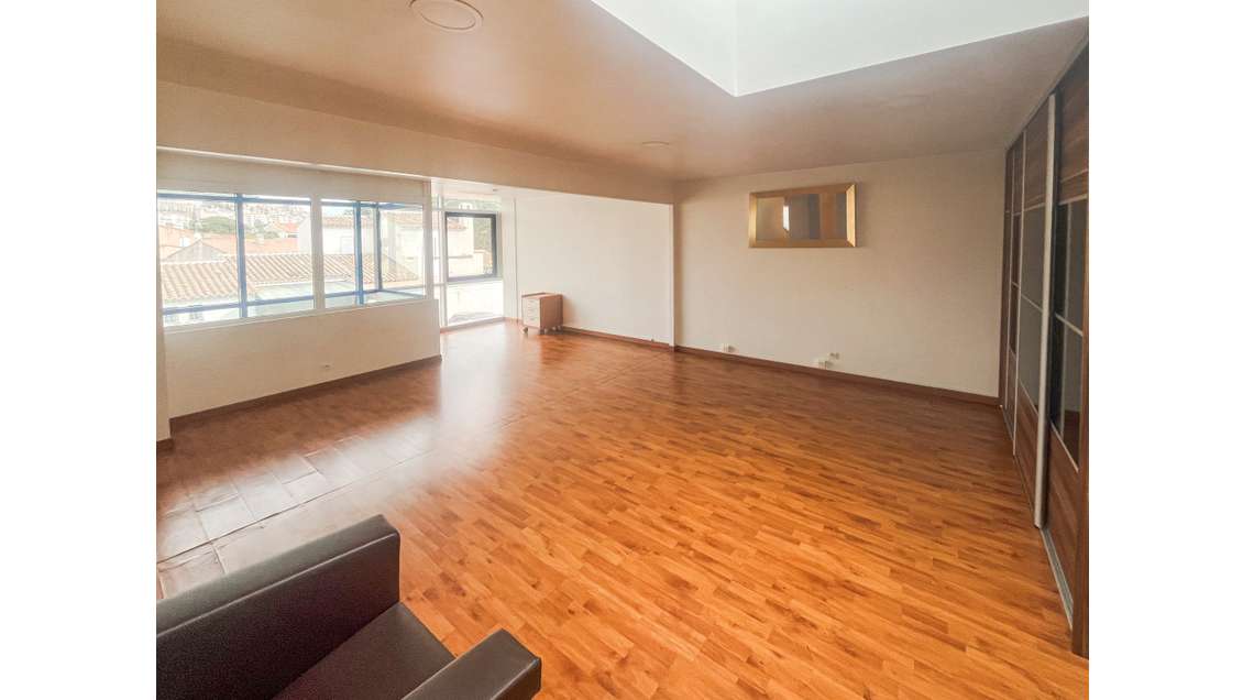 Plateau de bureau 140m² à louer à Hyères