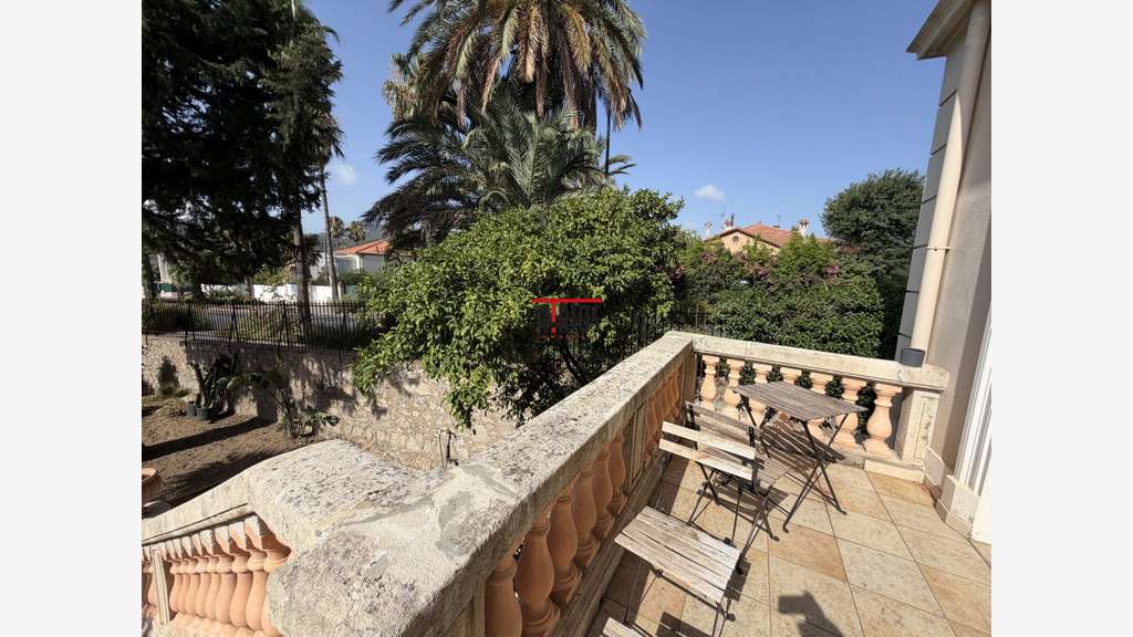 A louer bureaux de 250m² en centre ville de Hyères