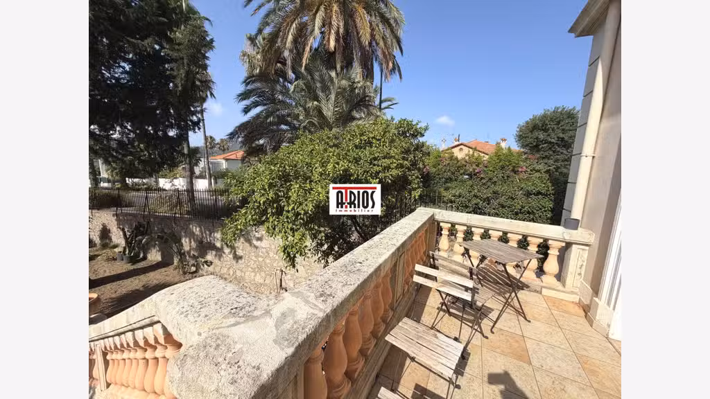A louer bureaux de 250m² en centre ville de Hyères