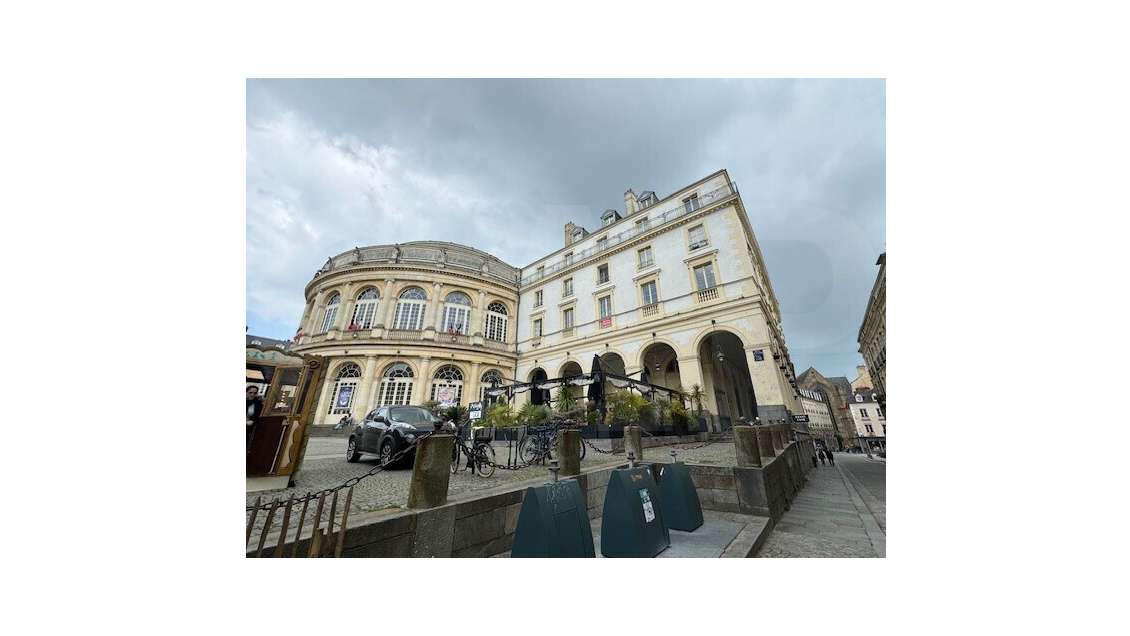 A louer bureaux rénovés 145m² R+1 à Rennes centre