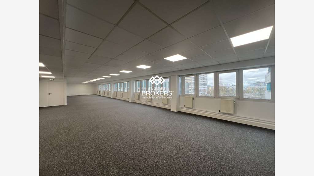 A louer bureaux 247m² Massy bel empl proche Opéra