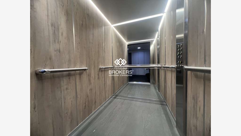 A louer bureaux 247m² Massy bel empl proche Opéra