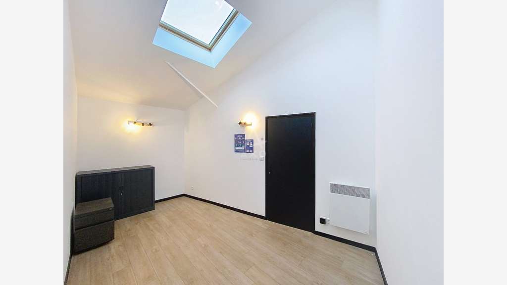 A louer bureaux à 6 mn à pied du RER Saint Maur