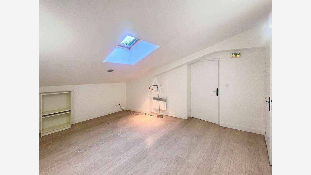 A louer bureaux à 6 mn à pied du RER Saint Maur