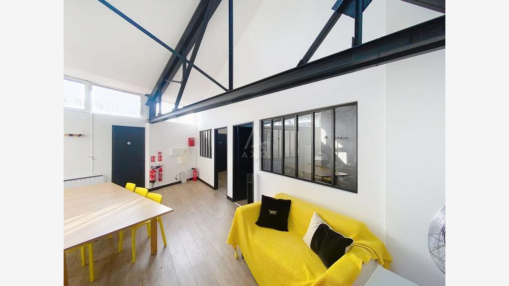 A louer bureaux à 6 mn à pied du RER Saint Maur