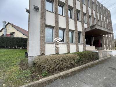 Bureaux 135m² R+1 à louer à Igny