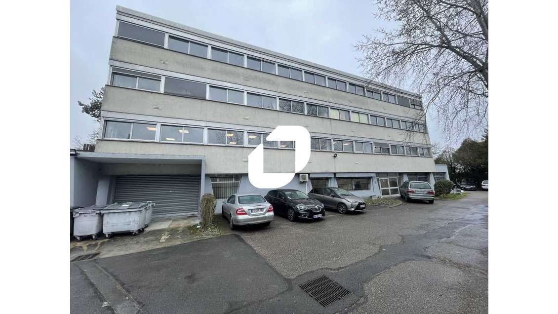 A louer Bureaux 124m² Igny