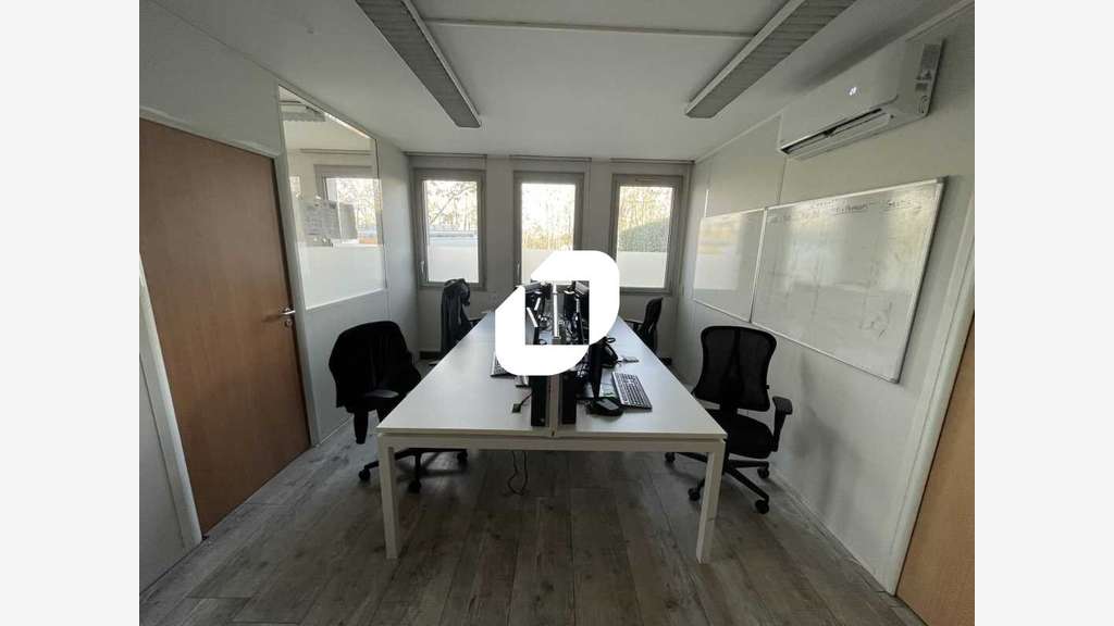 A louer Bureaux 135m² Igny