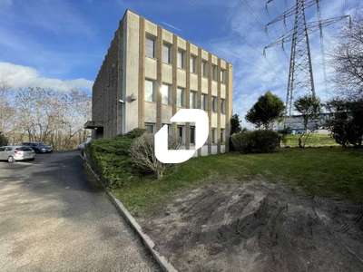 A louer Bureaux 135m² Igny