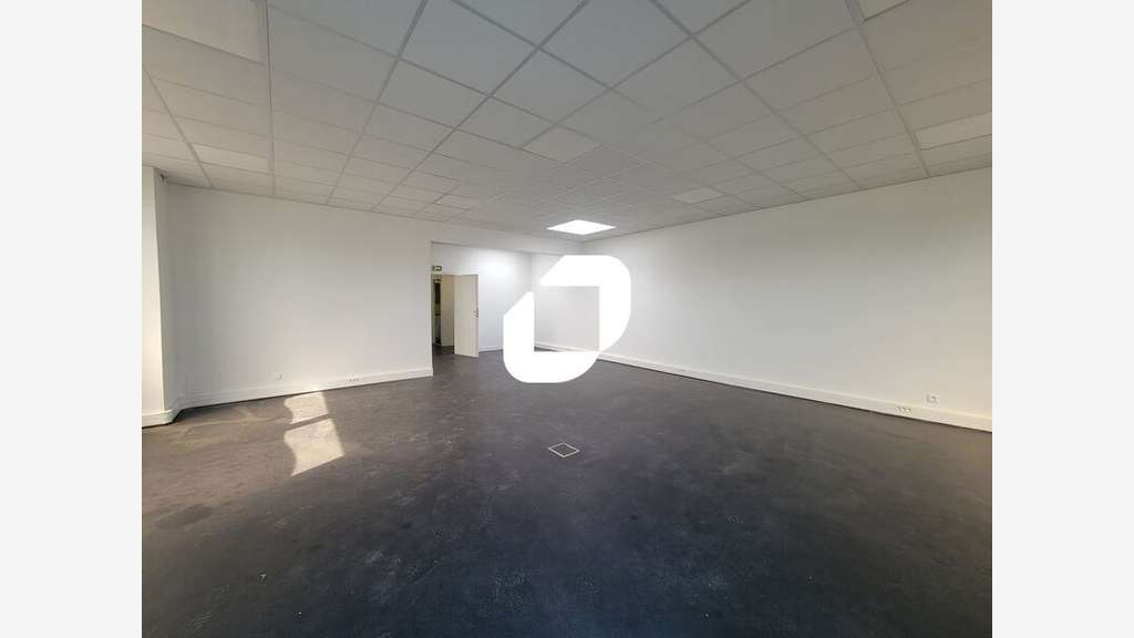 A louer Bureaux 122m² Igny