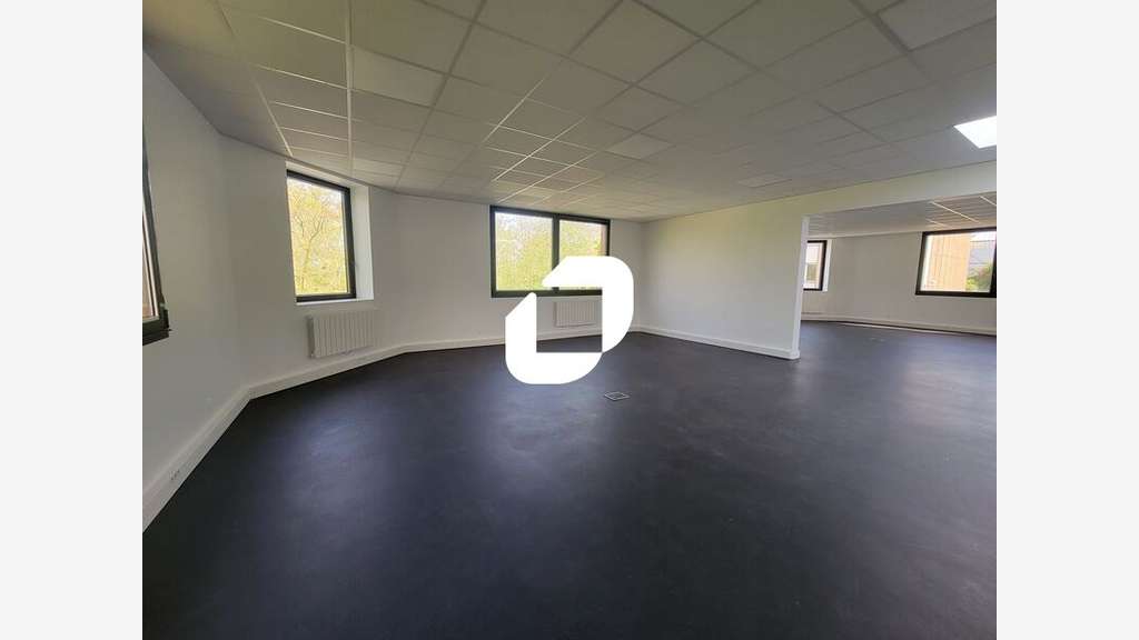 A louer Bureaux 122m² Igny