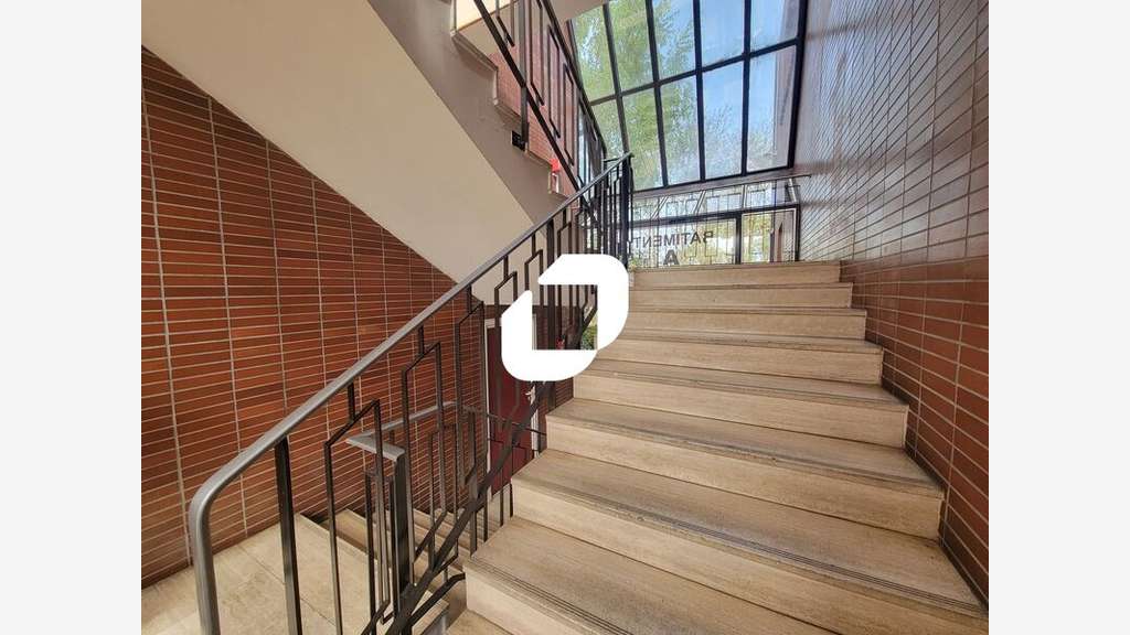 A louer Bureaux 122m² Igny