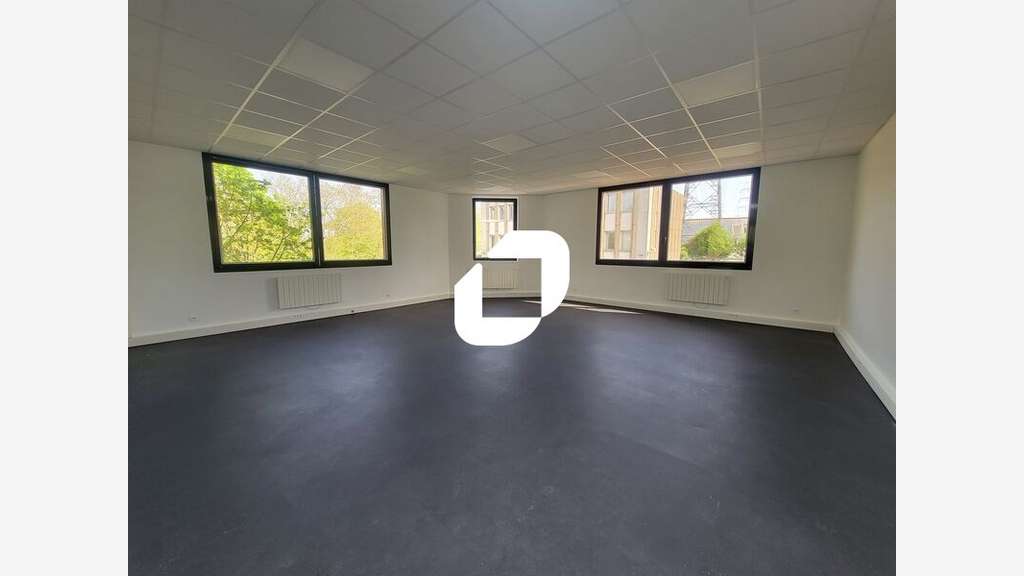 A louer Bureaux 122m² Igny