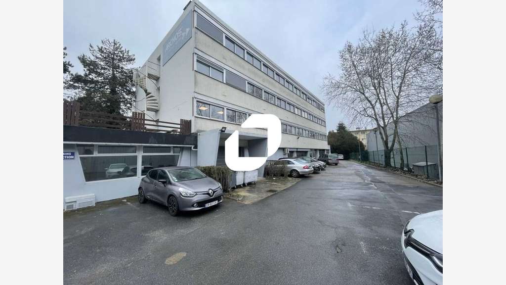 A louer Bureaux 124m² Igny