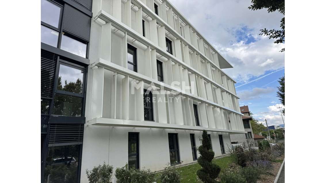 A louer bureaux 300m² à Saint-Étienne La Terrasse