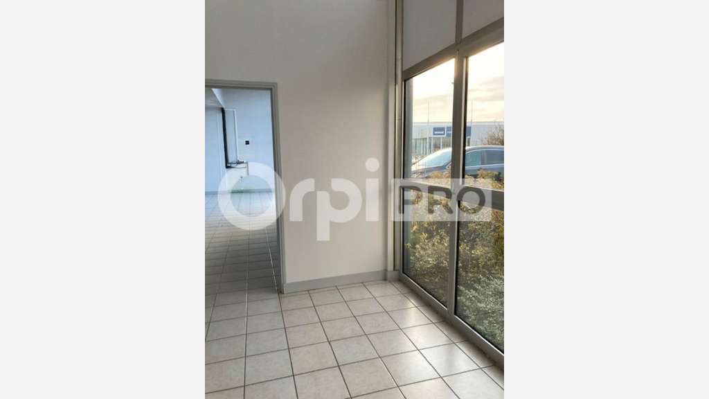 A louer local 120m² à Ingré ZA visibilité idéale