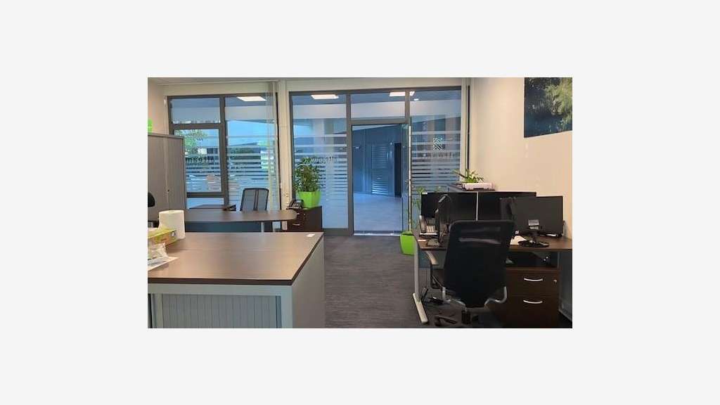 A louer bureaux 349m² HQE à Isneauville