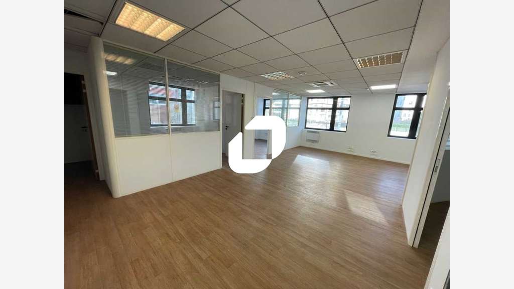 A louer Bureaux 97m² Issy les moulineaux