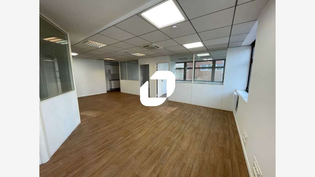 A louer Bureaux 97m² Issy les moulineaux